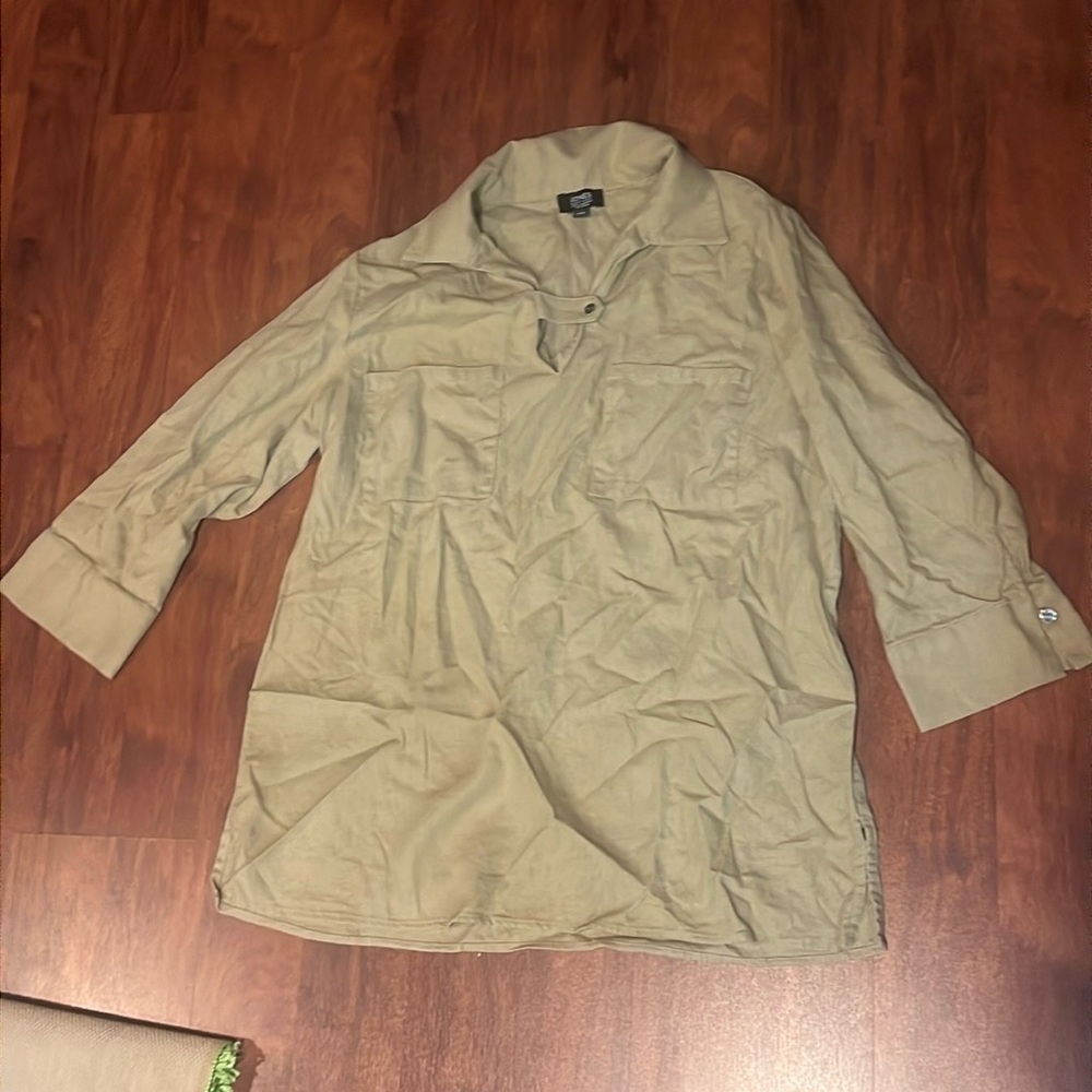 size large Jones New York tan blouse